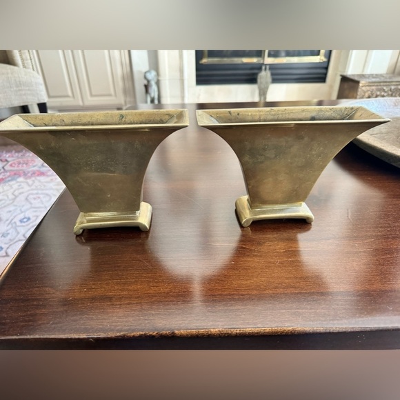 Rare Vintage Pair 2 Chinese Solid Brass Early 20th C. Chinese Vessels/Vase/Decor - Picture 2 of 8